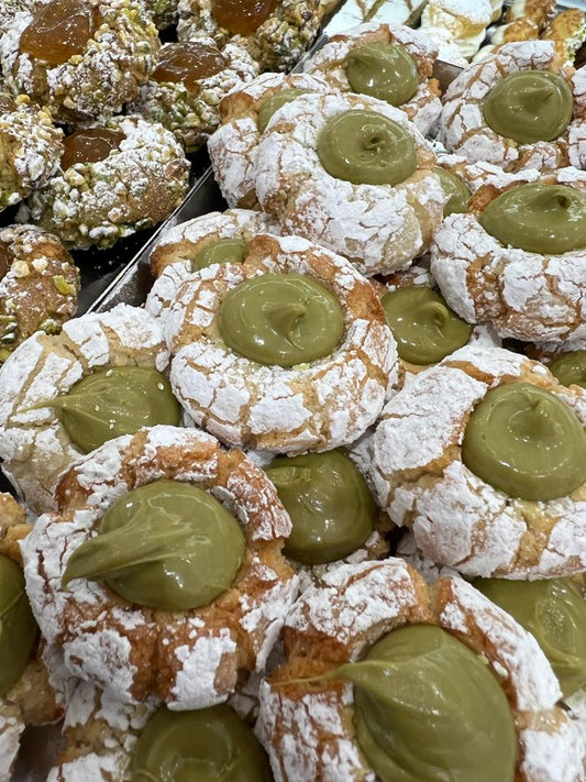 Biscotti di mandorla con CREMA AL PISTACCHIO